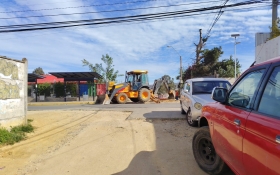 FOTO RETROEXCAVADORA EN ACCIÓN